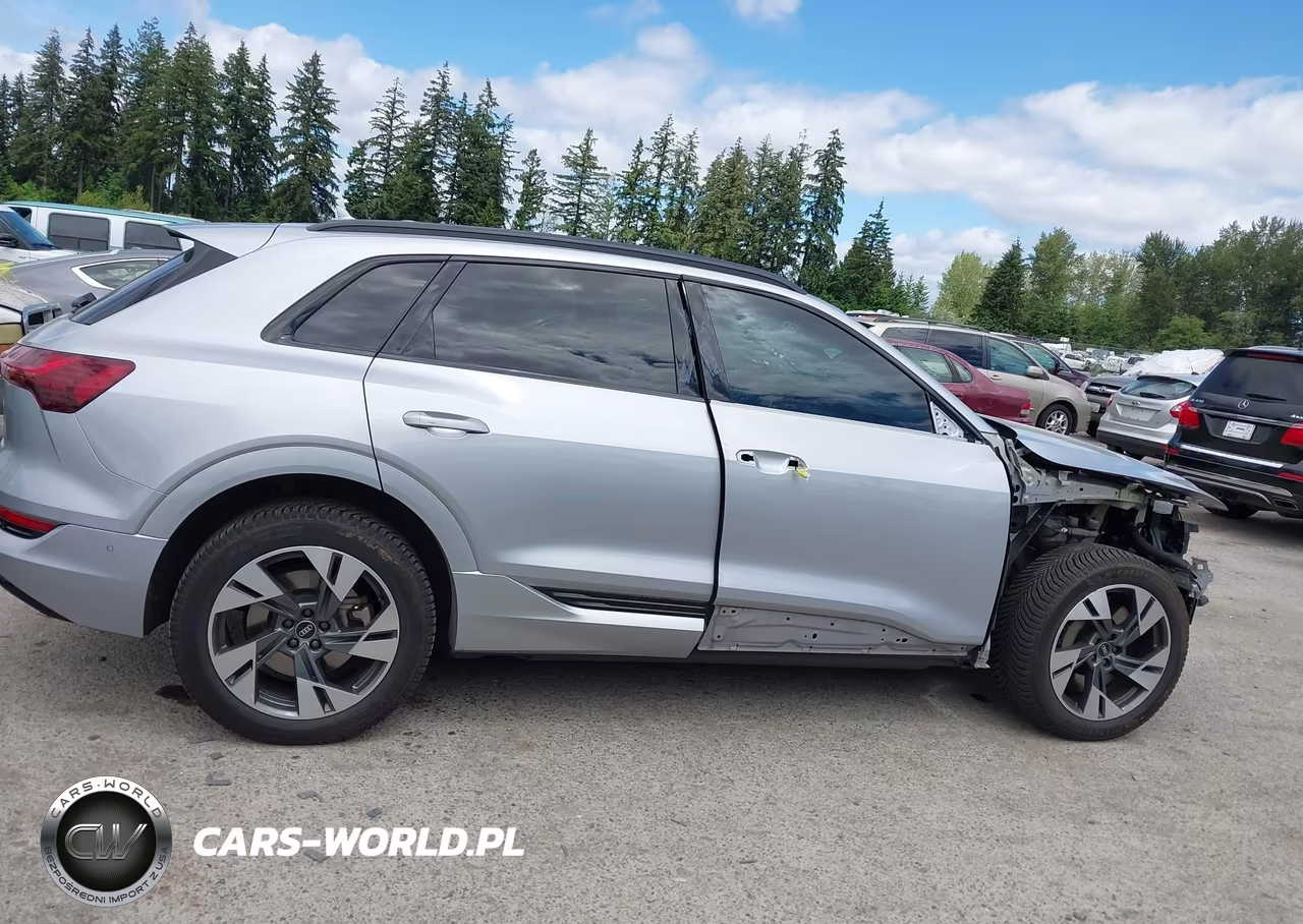 2022 Audi E-Tron Premium Quattro VIN:WA1AAAGE0NB007464 - 14