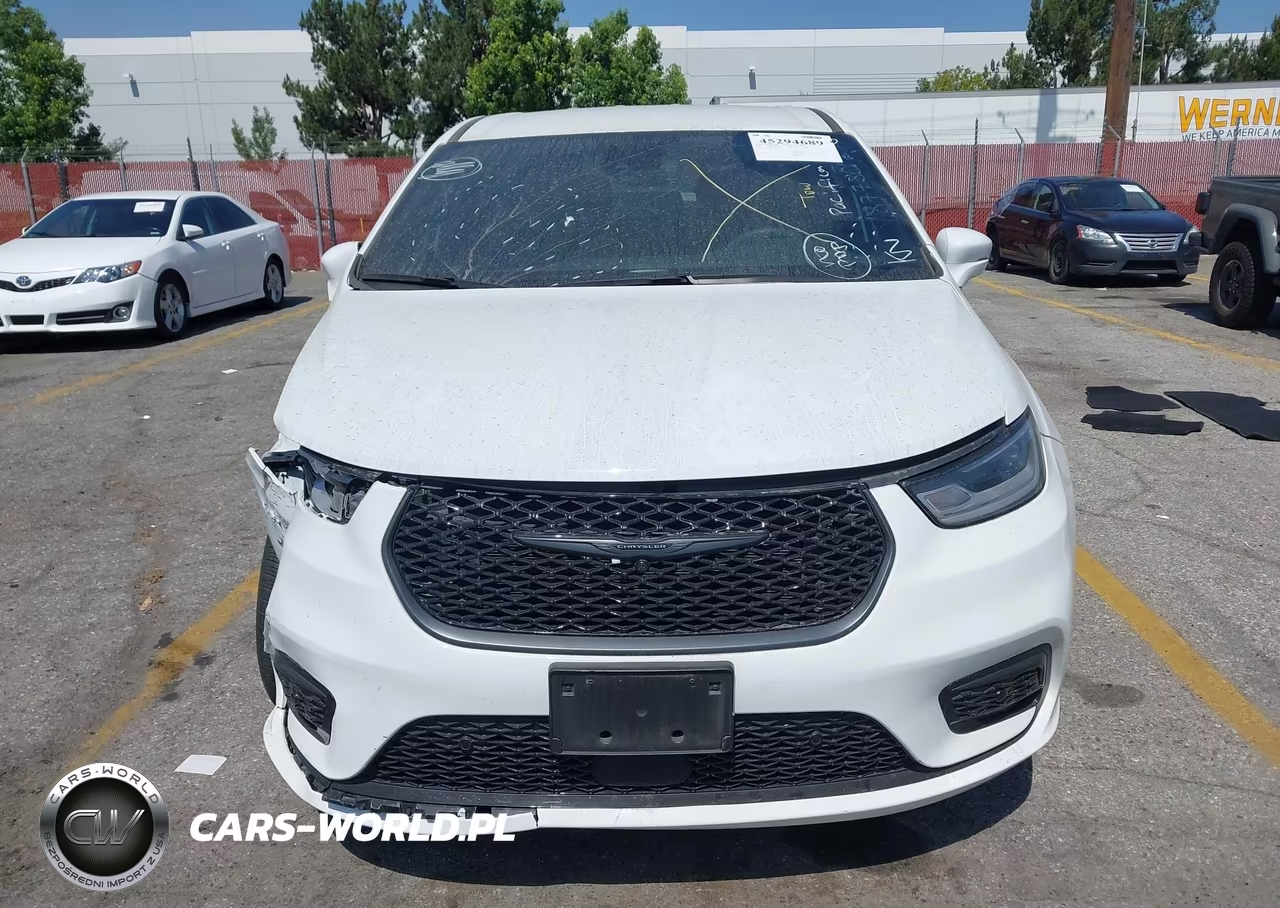2022 Chrysler Pacifica Hybrid Touring L VIN:2C4RC1L75NR187780 - 18