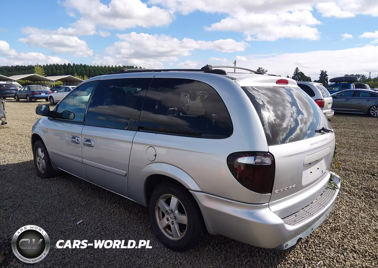 2005 Dodge Grand Caravan Sxt VIN:2D8GP44L15R143656 - 3