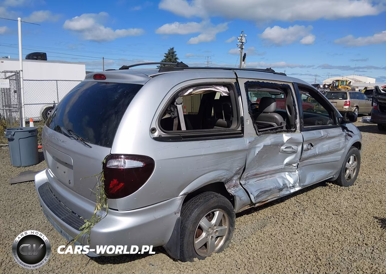 2005 Dodge Grand Caravan Sxt VIN:2D8GP44L15R143656 - 4