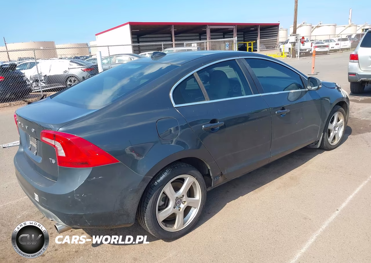 2012 Volvo S60 T5 VIN:YV1622FS7C2115870 - 4