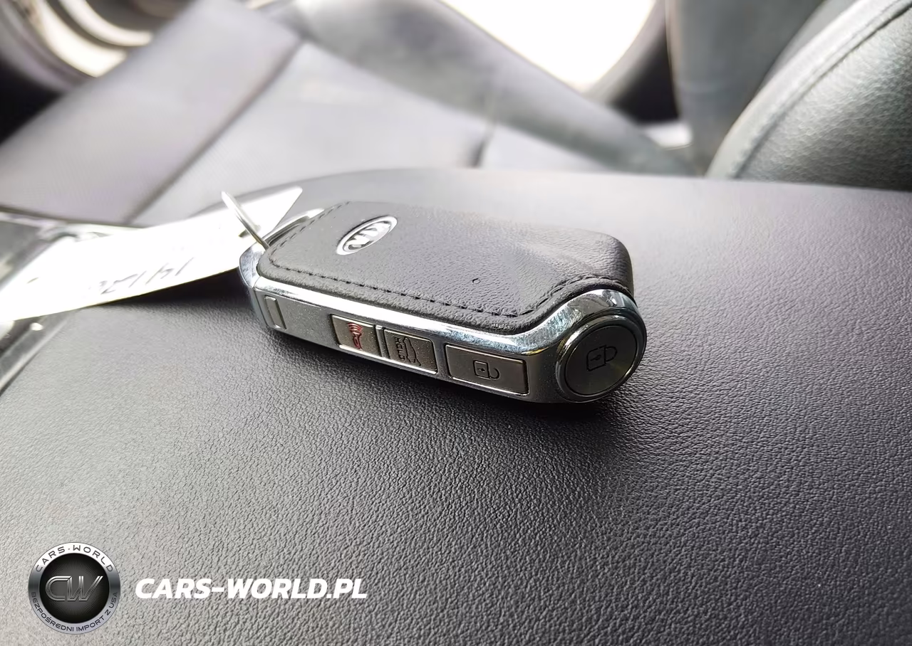 2018 Kia Stinger Premium VIN:KNAE25LA0J6034310 - 11