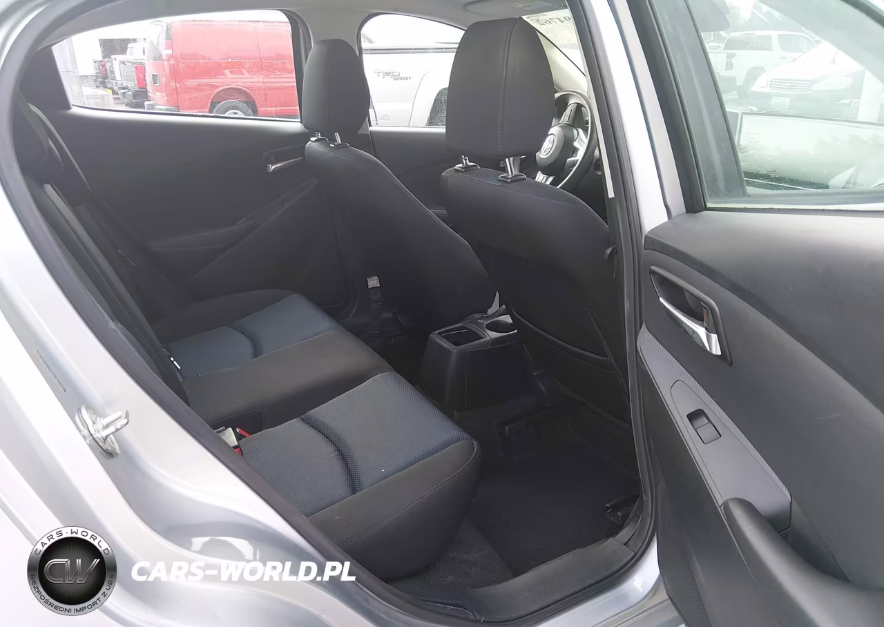 2017 Toyota Yaris Ia VIN:3MYDLBYV8HY184126 - 19