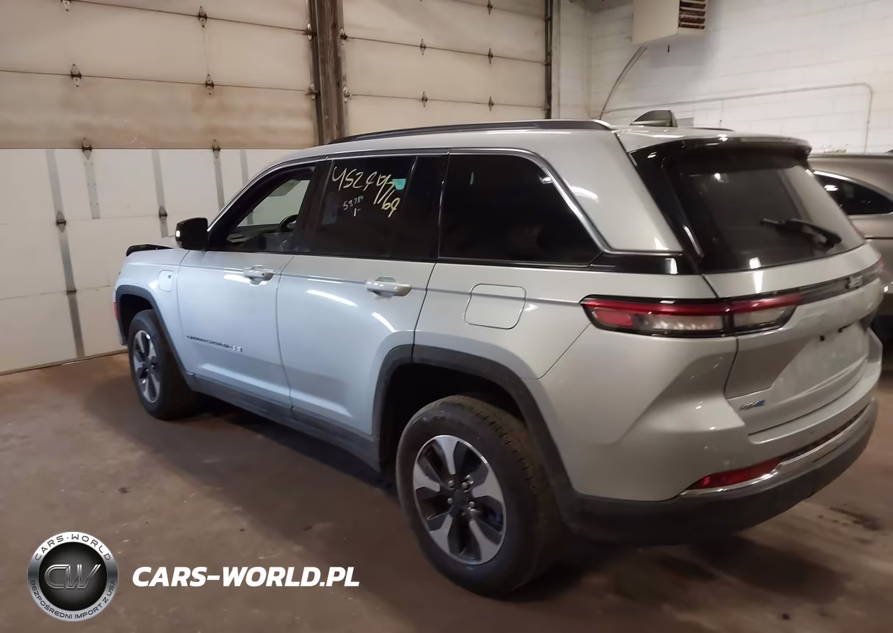 2023 Jeep Grand Cherokee 4Xe VIN:1C4RJYB62PC649344 - 3