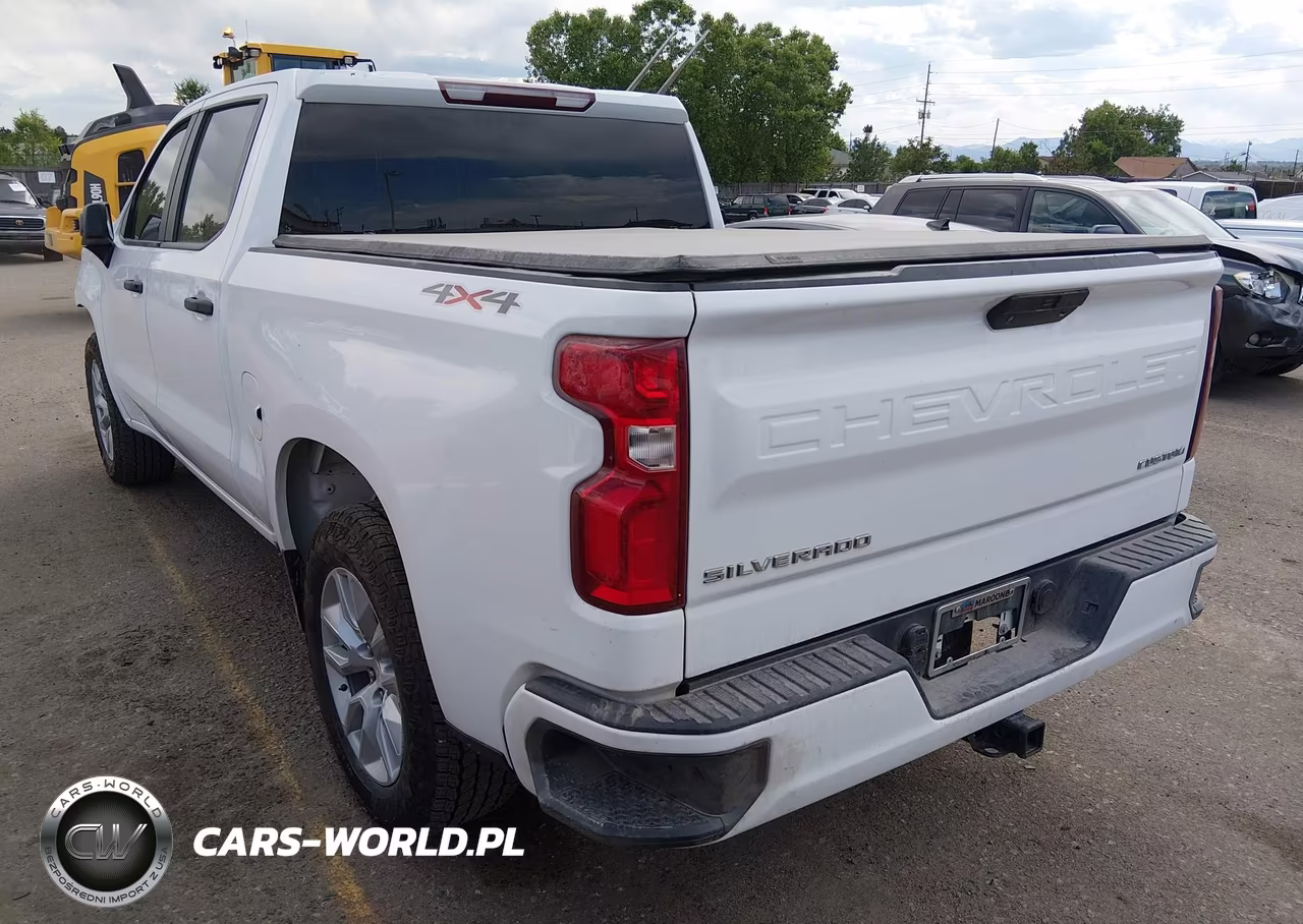 2021 Chevrolet Silverado 1500 4Wd Short Bed Custom VIN:3GCPYBEK7MG446967 - 3