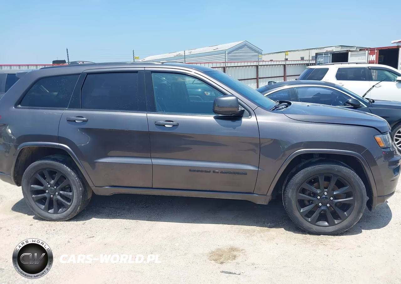2018 Jeep Grand Cherokee Altitude 4X2 VIN:1C4RJEAG9JC197408 - 13