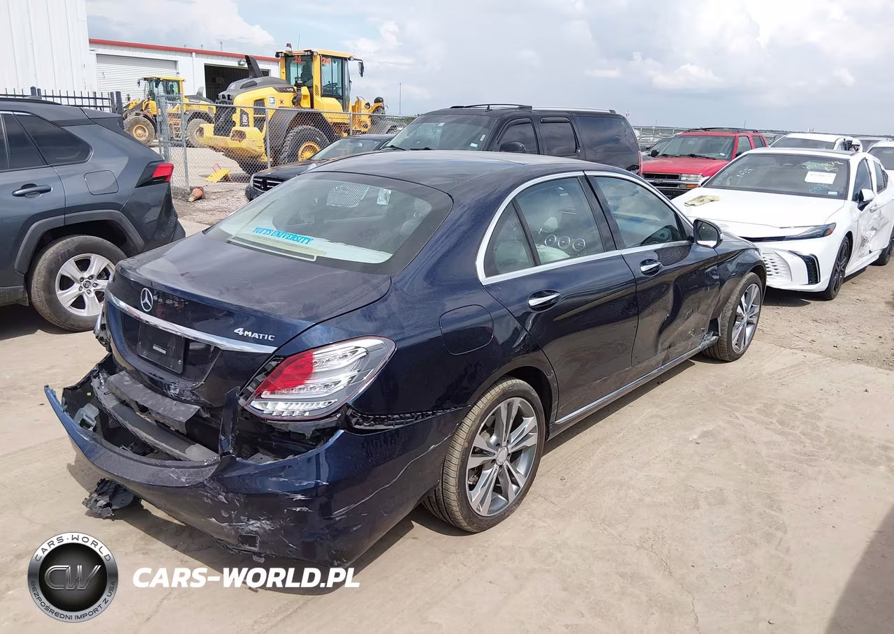 2015 Mercedes-Benz C 300 4Matic VIN:55SWF4KB9FU031500 - 4