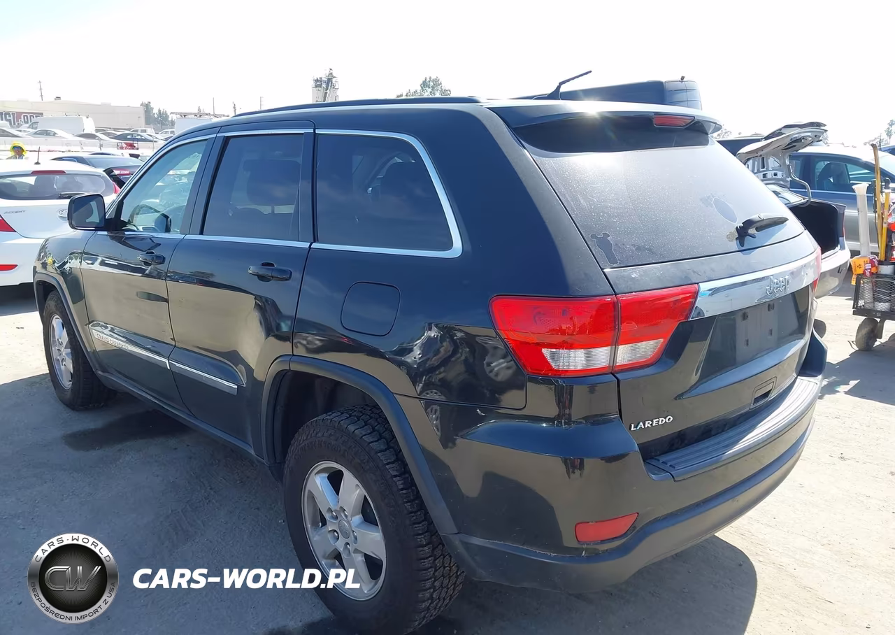 2012 Jeep Grand Cherokee Laredo VIN:1C4RJEAG0CC305305 - 3