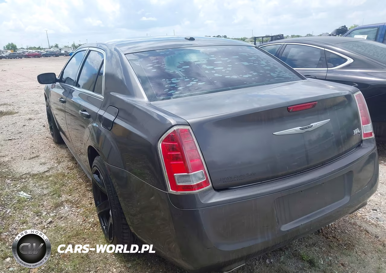 2014 Chrysler 300 300S VIN:2C3CCABG1EH145303 - 3