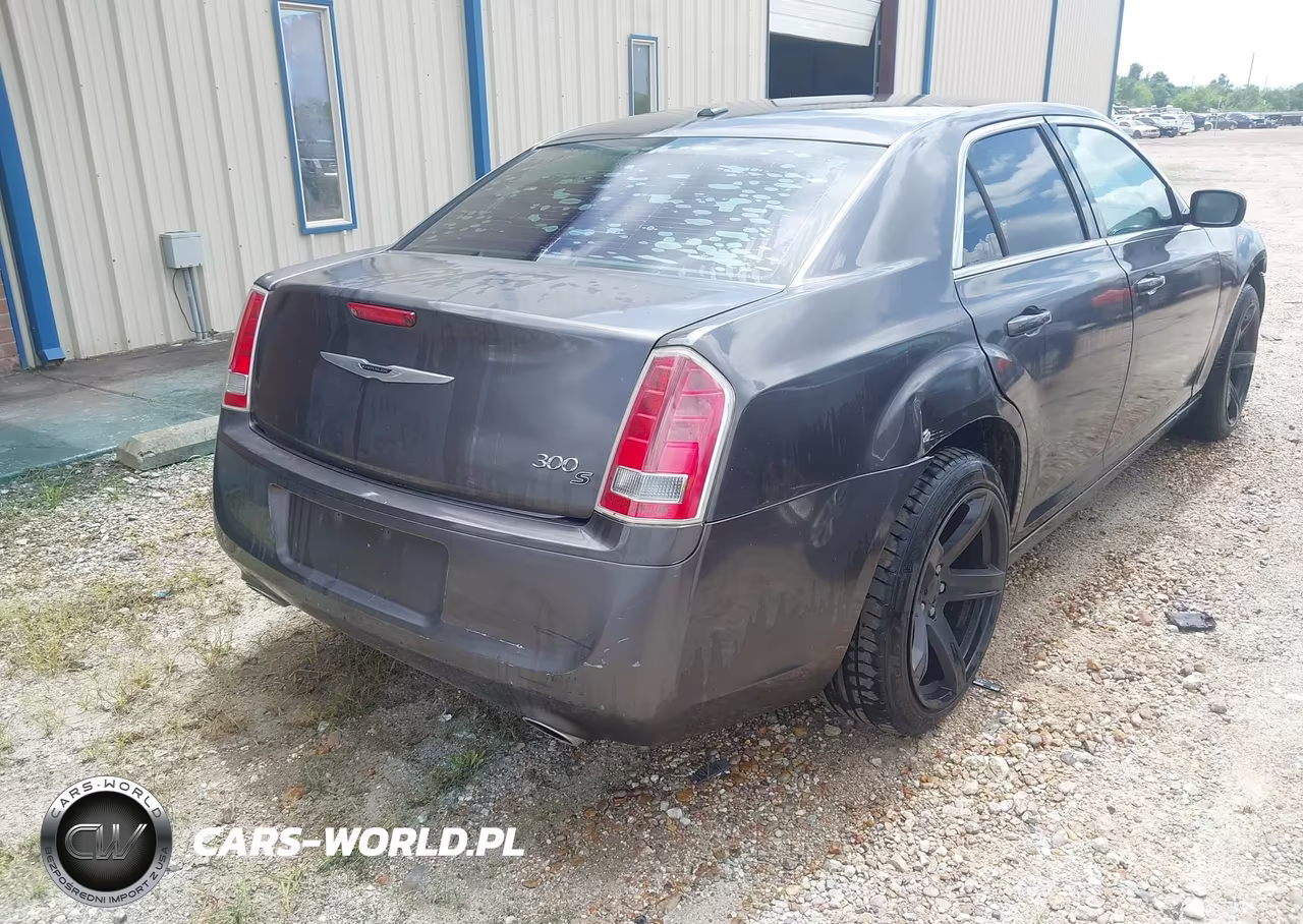 2014 Chrysler 300 300S VIN:2C3CCABG1EH145303 - 4