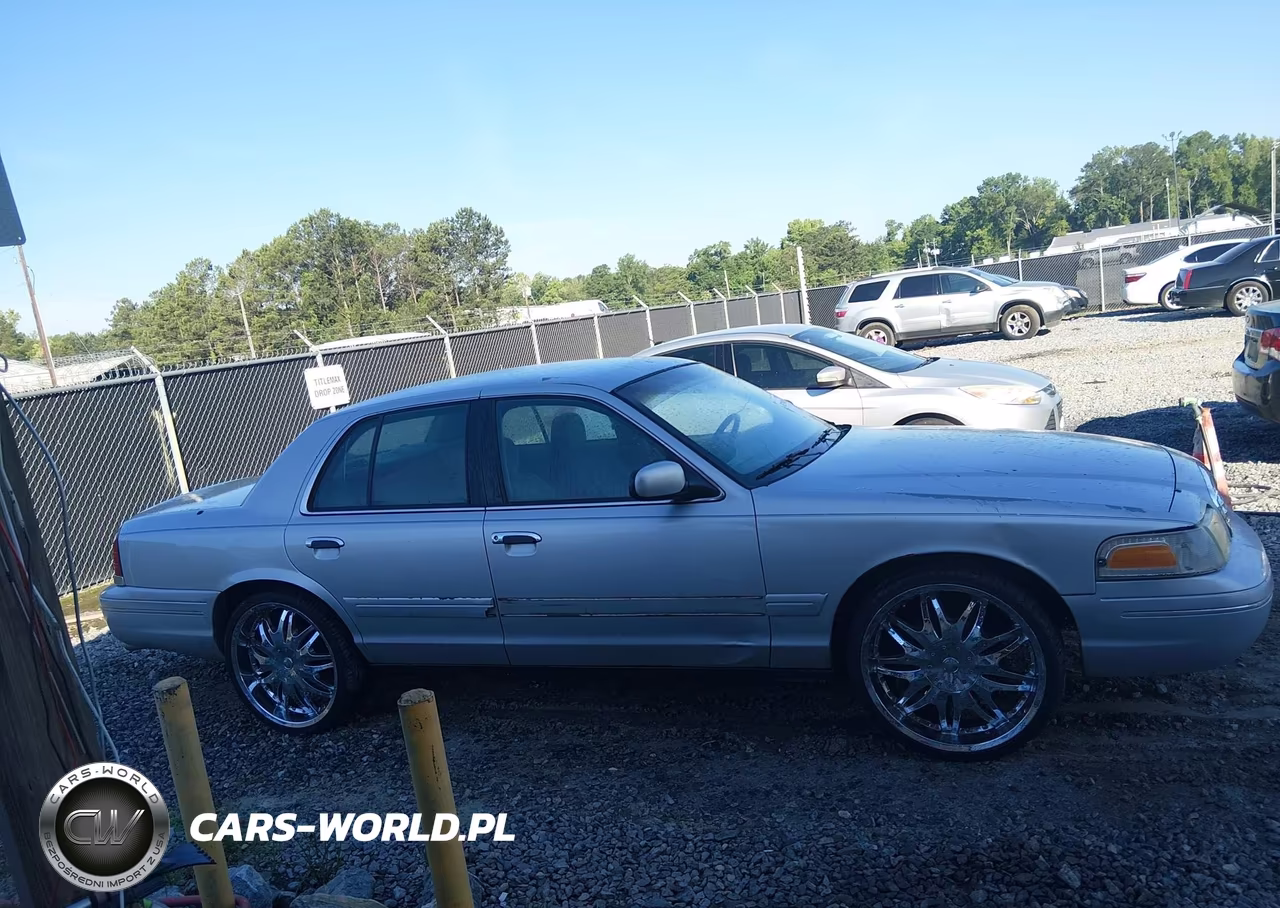 2003 Ford Crown Victoria Police VIN:2FAFP71W73X121900 - 13