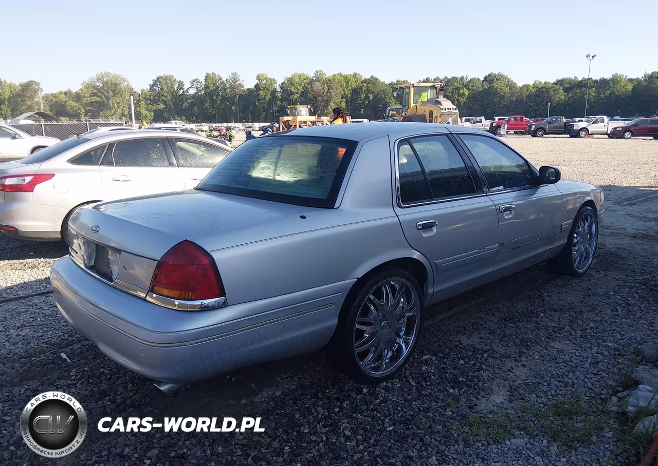 2003 Ford Crown Victoria Police VIN:2FAFP71W73X121900 - 4