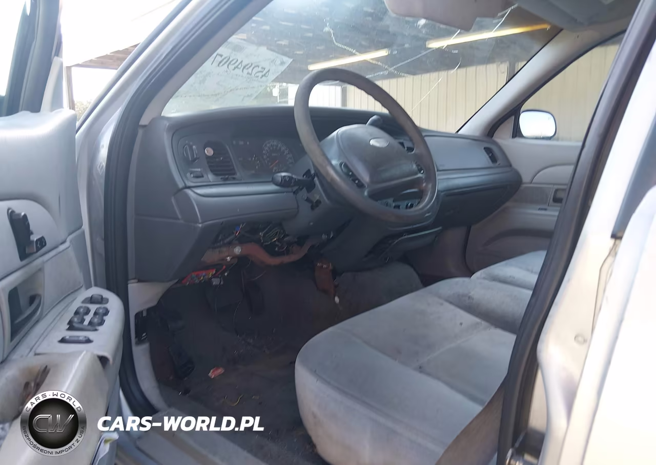 2003 Ford Crown Victoria Police VIN:2FAFP71W73X121900 - 5