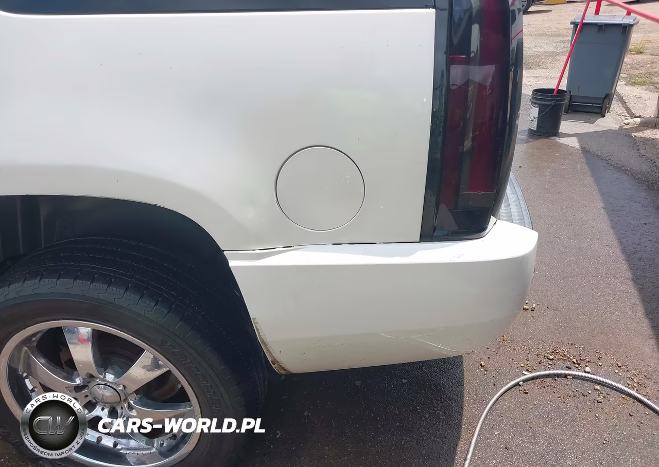 2009 Chevrolet Tahoe Ltz VIN:1GNFC33J79R172355 - 6