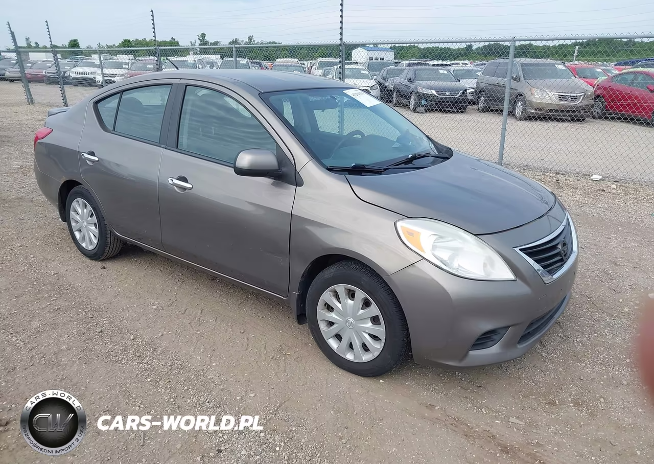 2013 Nissan Versa 1.6 Sv