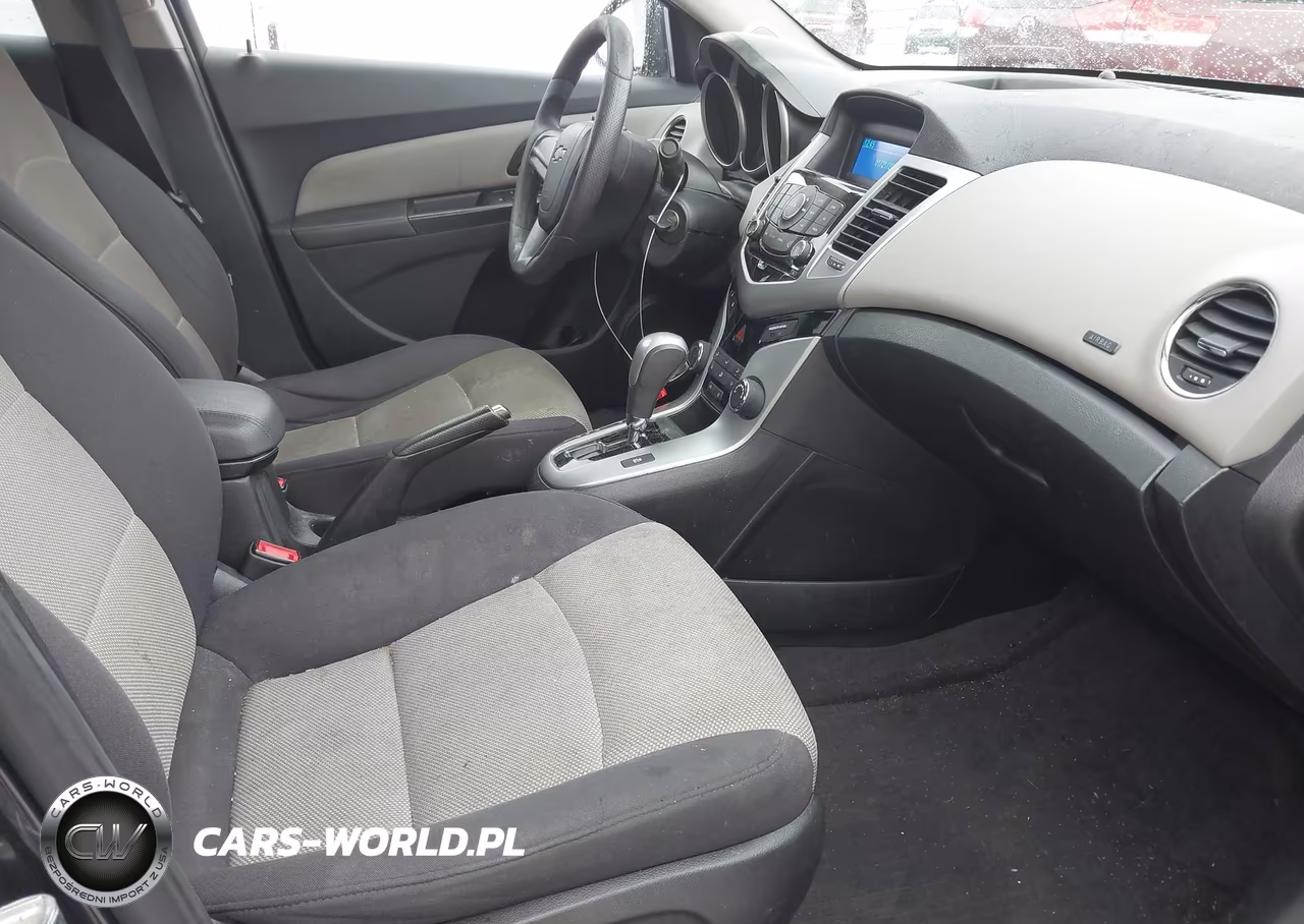 2014 Chevrolet Cruze Ls VIN:1G1PA5SH1E7304151 - 5