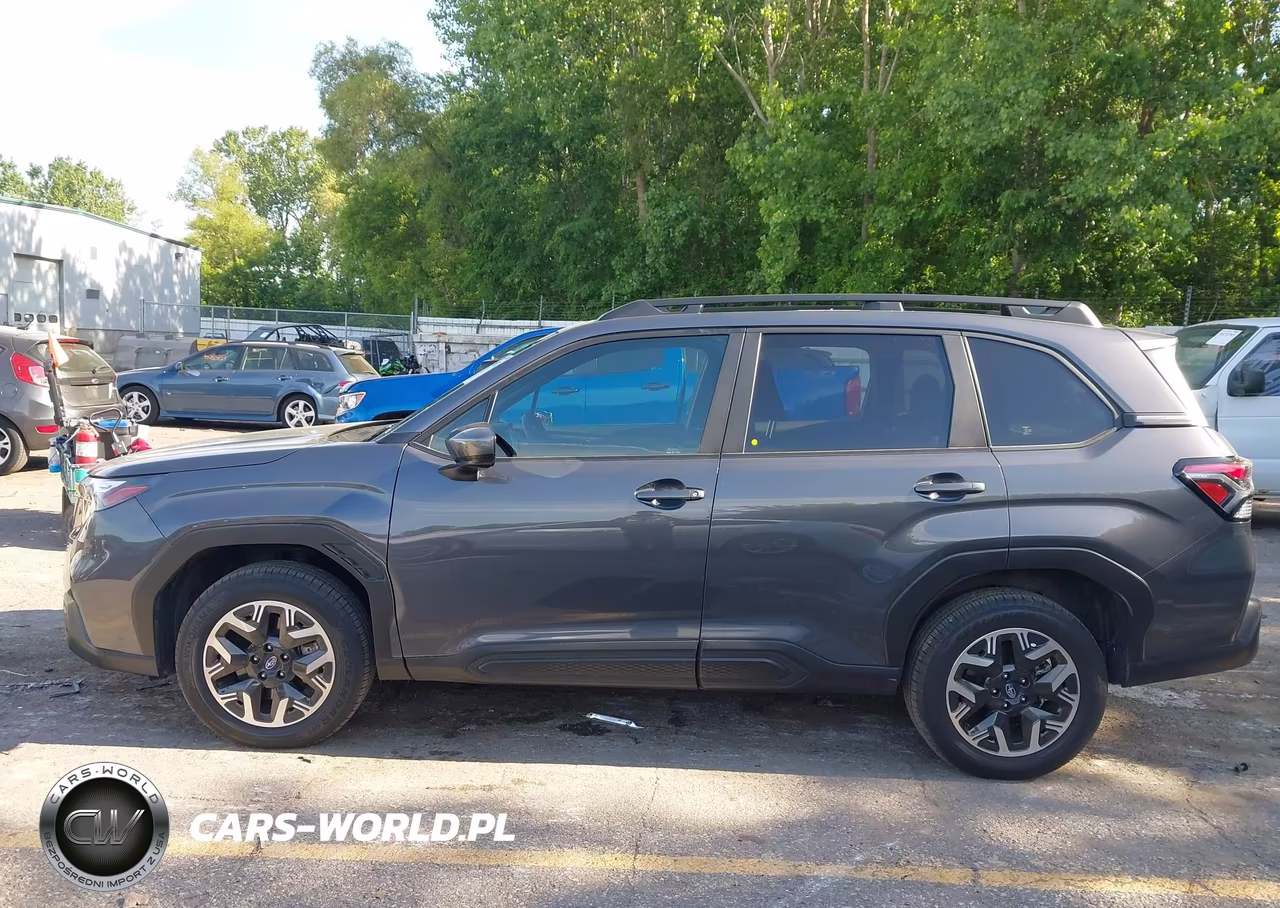 2025 Subaru Forester Premium VIN:JF2SLDDC5SH586261 - 14