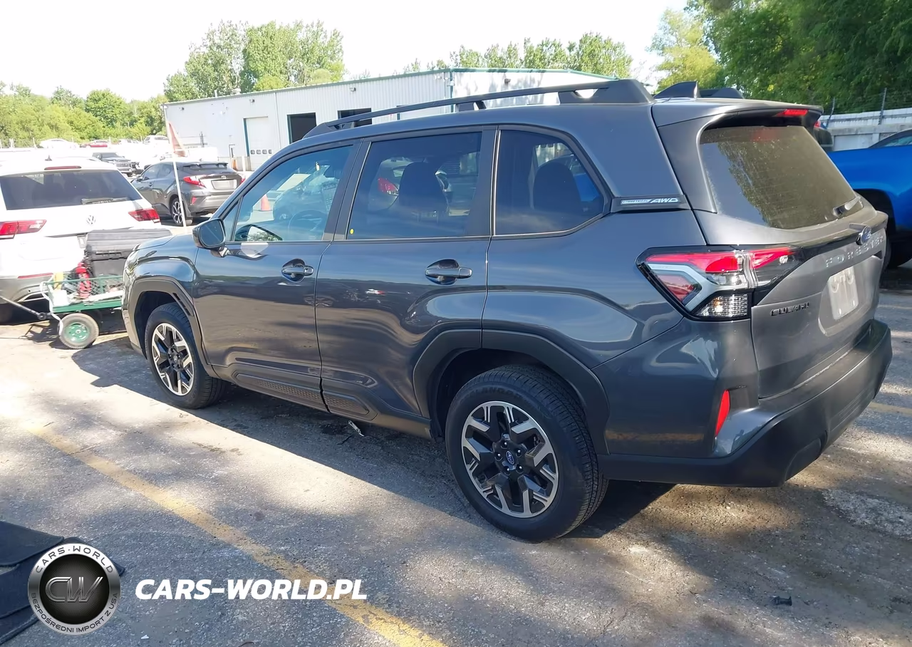 2025 Subaru Forester Premium VIN:JF2SLDDC5SH586261 - 3