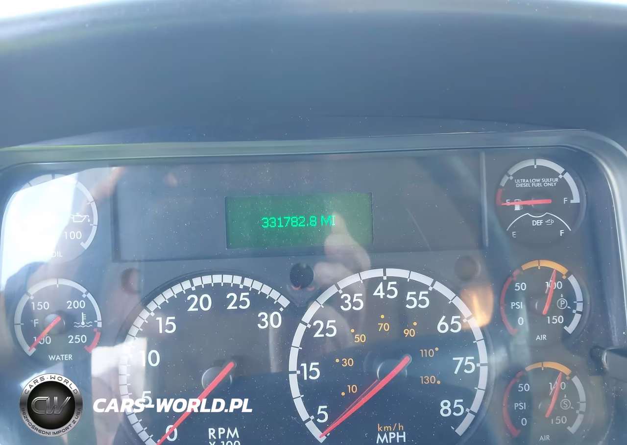 2017 Freightliner M2 106