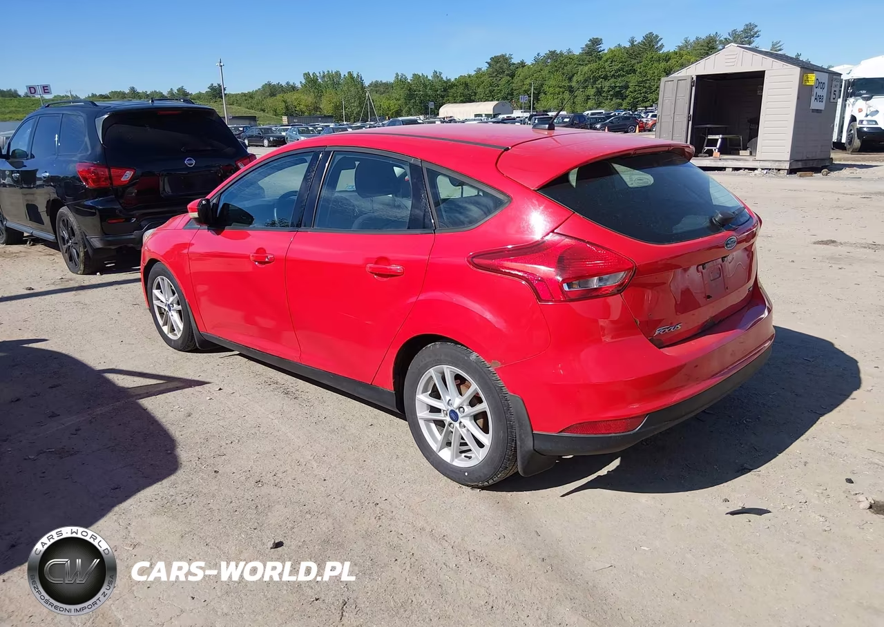 2015 Ford Focus Se VIN:1FADP3K28FL243128 - 3