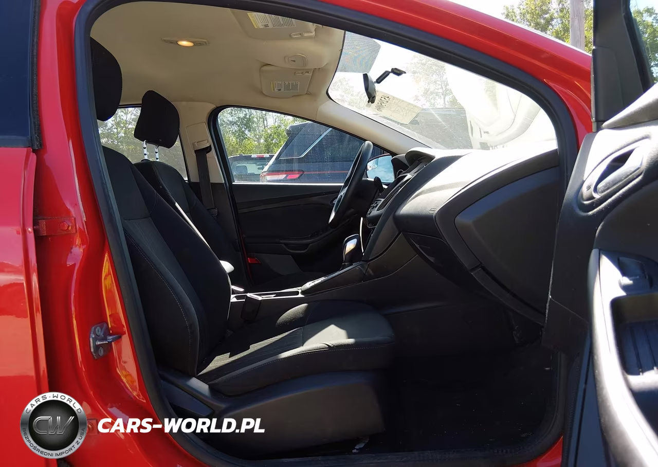 2015 Ford Focus Se VIN:1FADP3K28FL243128 - 5