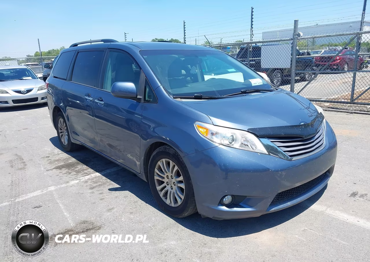 2016 Toyota Sienna Xle 8 Passenger