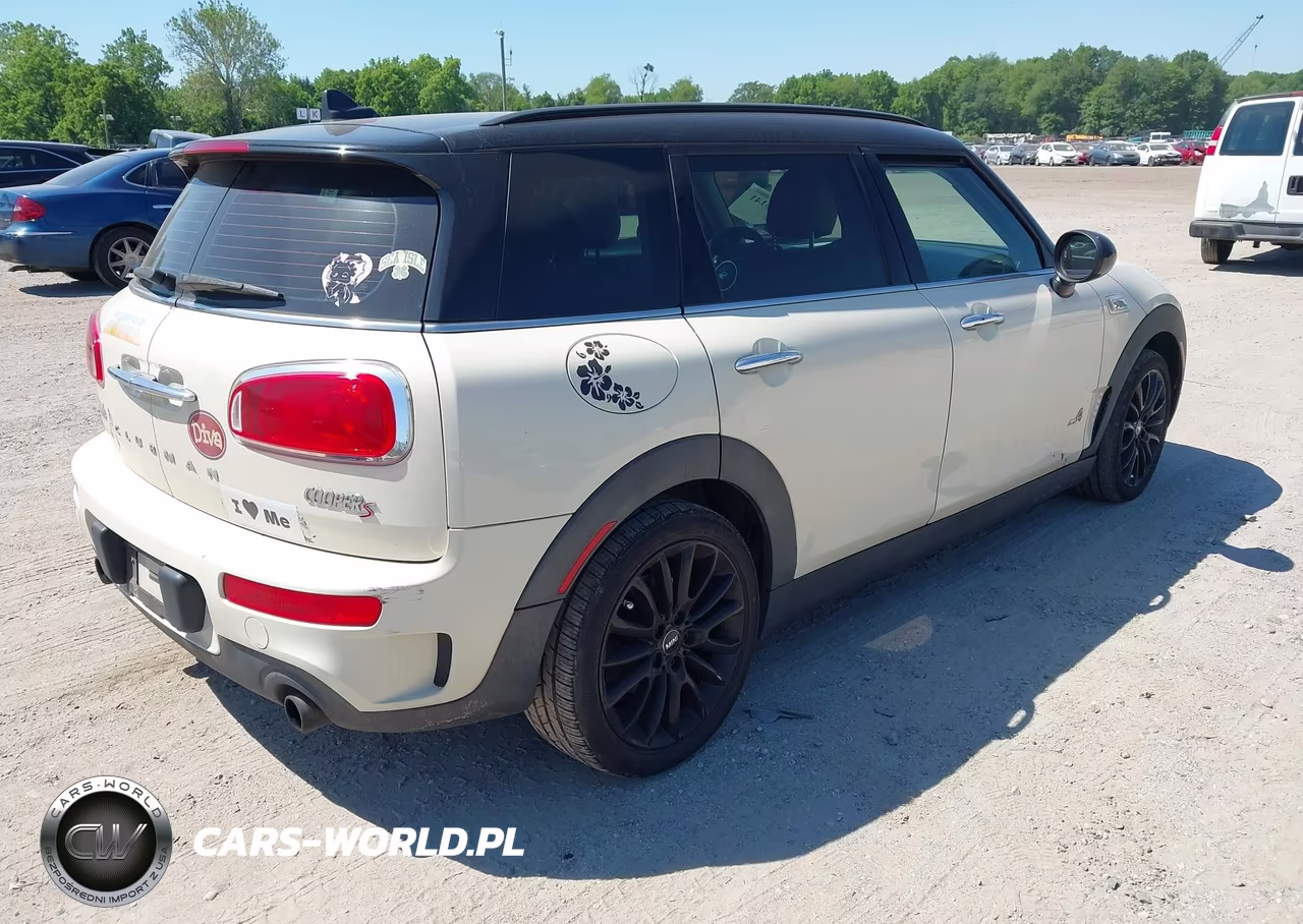 2017 Mini Clubman Cooper S VIN:WMWLU5C5XH2E81624 - 4