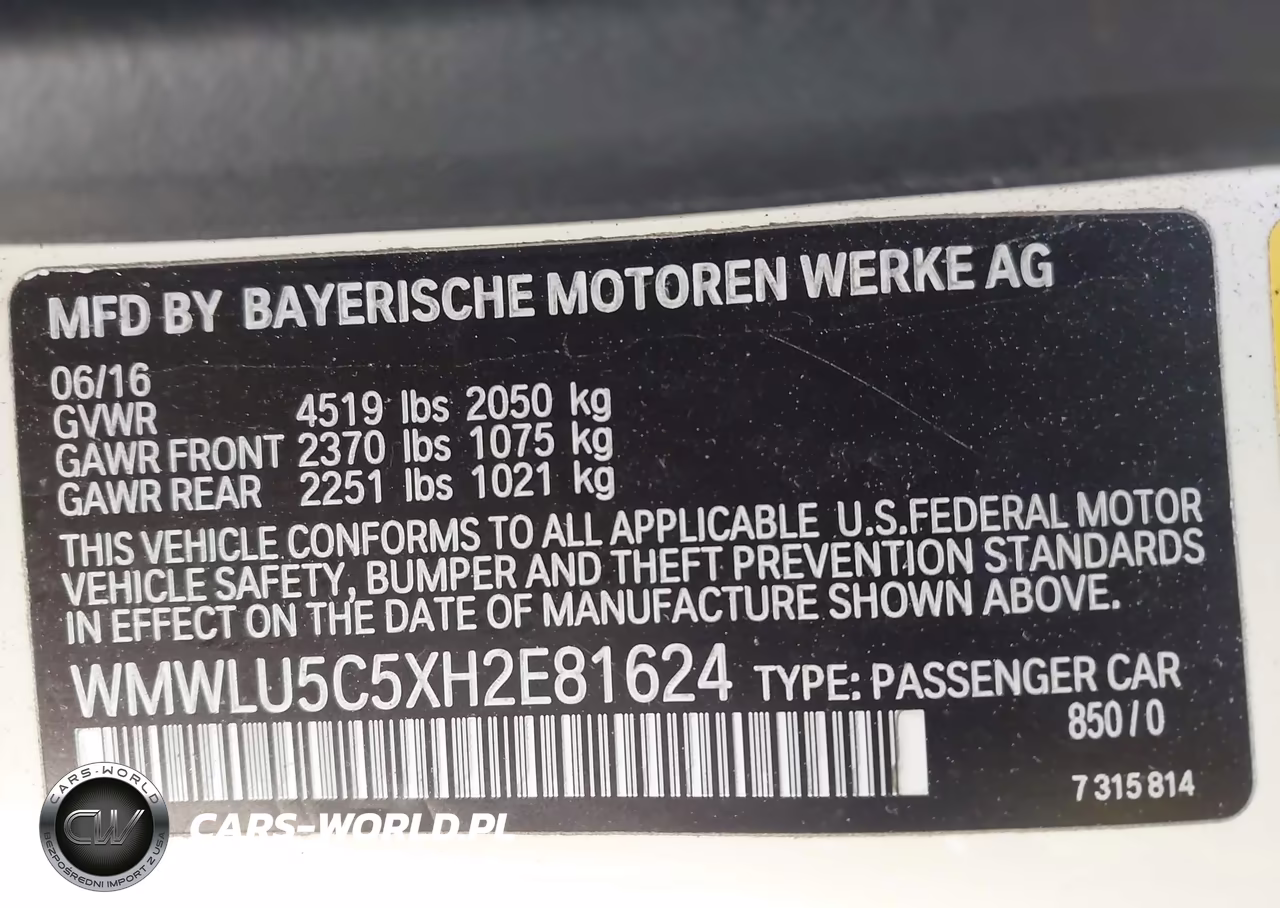 2017 Mini Clubman Cooper S VIN:WMWLU5C5XH2E81624 - 9