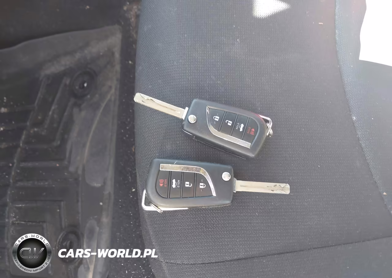 2021 Toyota Corolla Le VIN:JTDEPMAE2MJ167592 - 11