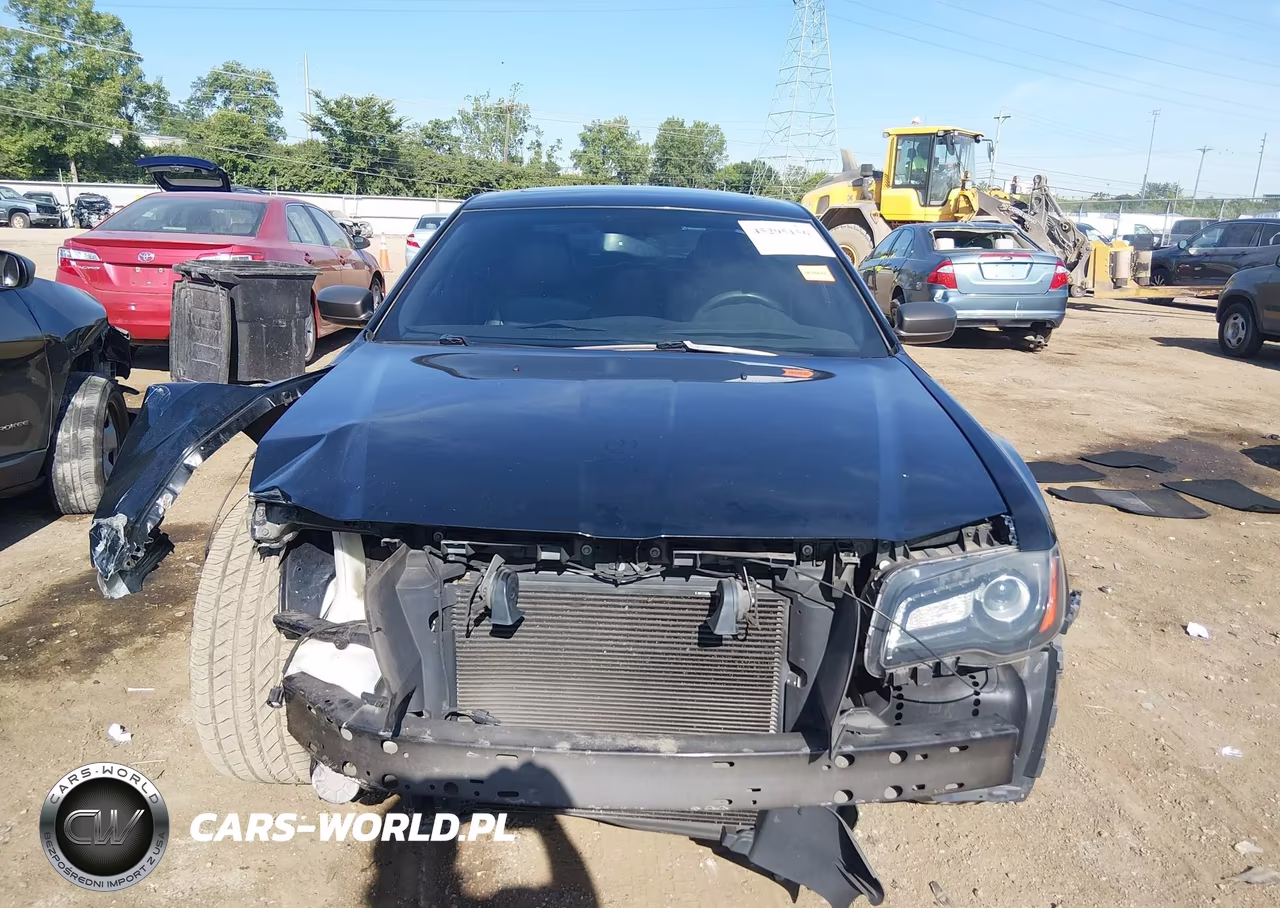 2013 Chrysler 300C John Varvatos Limited Edition VIN:2C3CCADT0DH740992 - 13