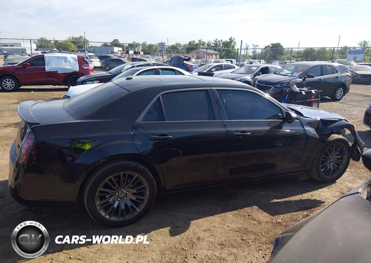 2013 Chrysler 300C John Varvatos Limited Edition VIN:2C3CCADT0DH740992 - 14