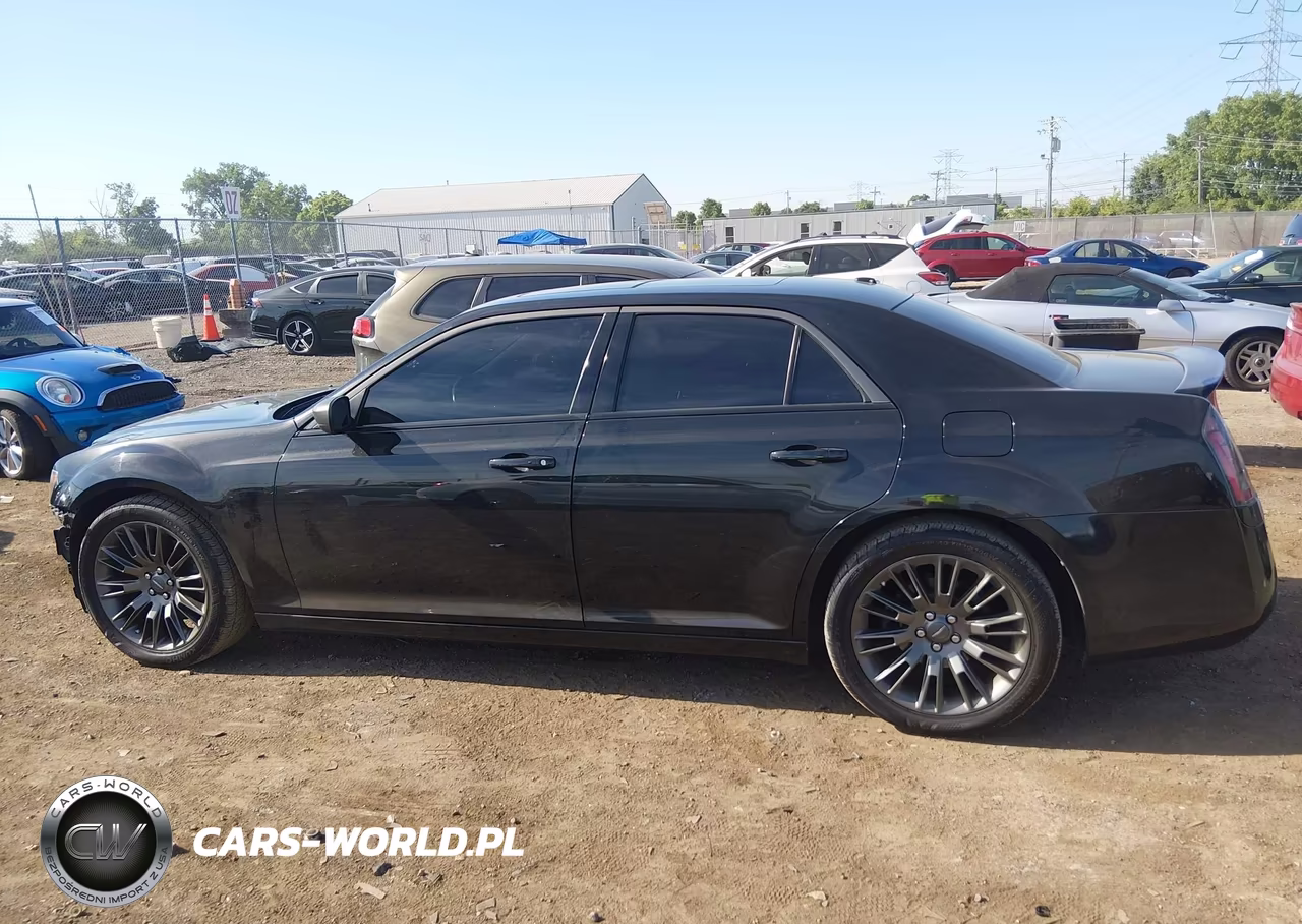 2013 Chrysler 300C John Varvatos Limited Edition VIN:2C3CCADT0DH740992 - 15