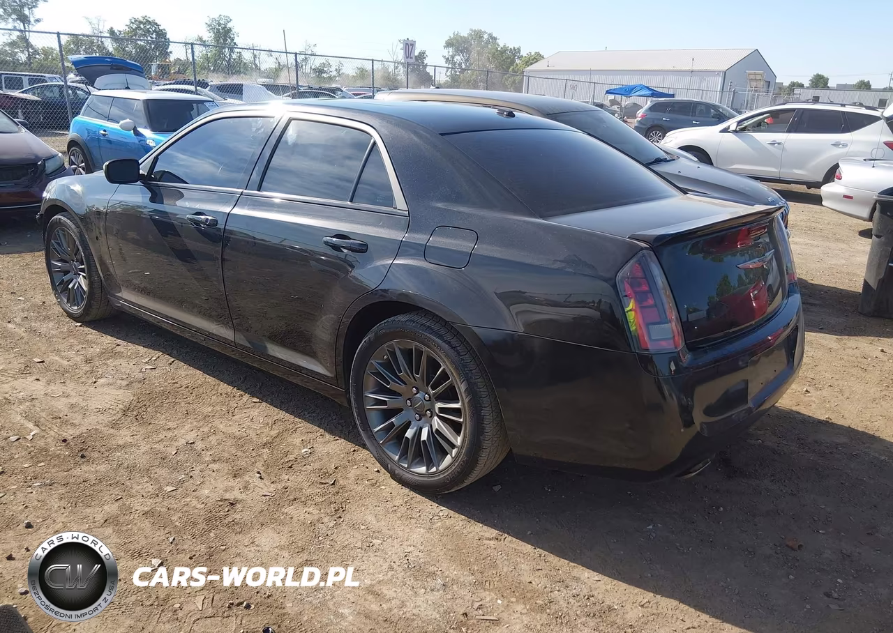 2013 Chrysler 300C John Varvatos Limited Edition VIN:2C3CCADT0DH740992 - 3