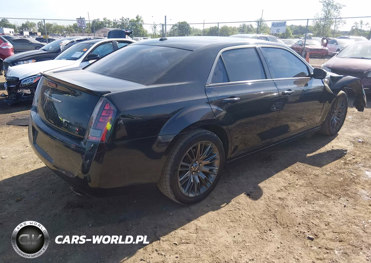 2013 Chrysler 300C John Varvatos Limited Edition VIN:2C3CCADT0DH740992 - 4