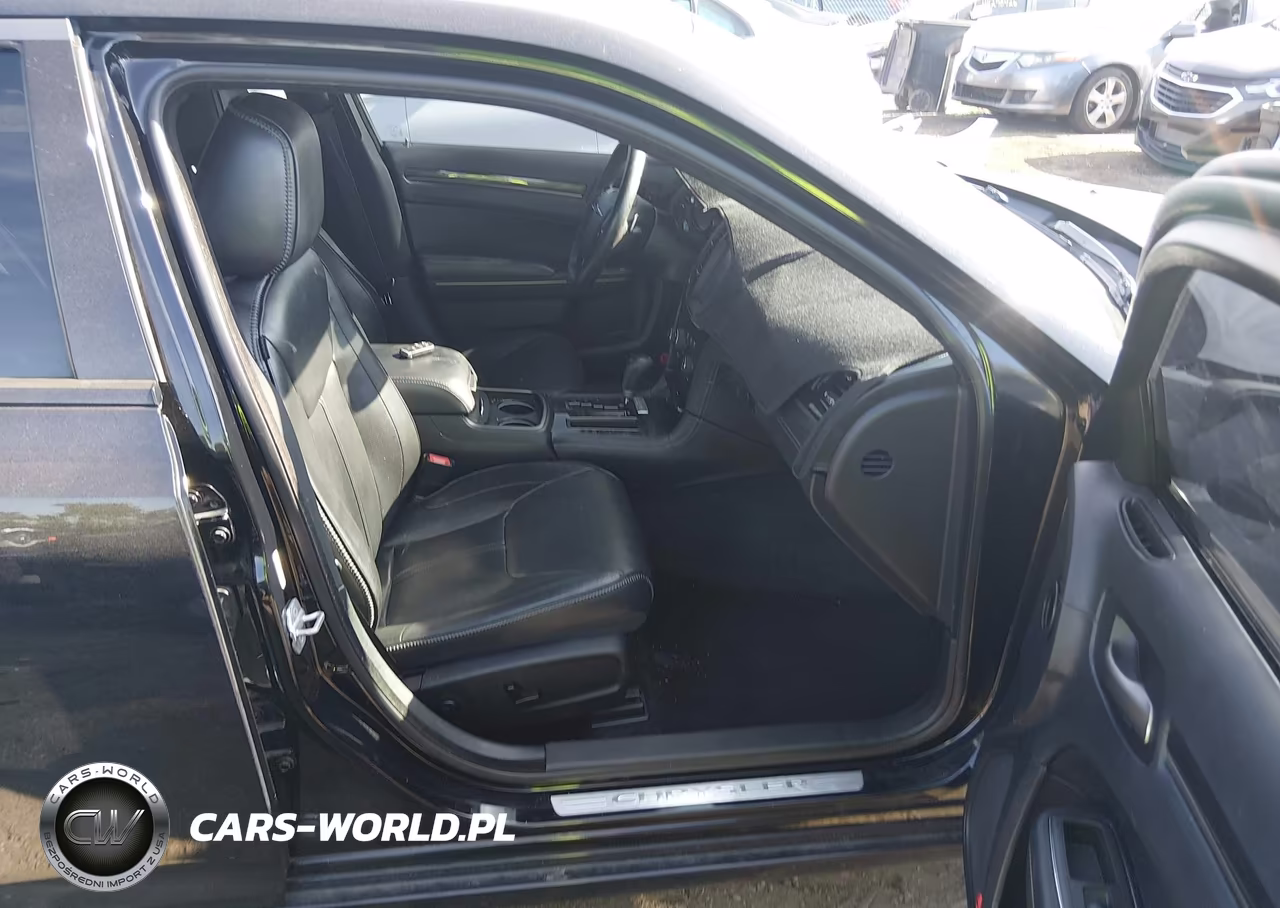 2013 Chrysler 300C John Varvatos Limited Edition VIN:2C3CCADT0DH740992 - 5