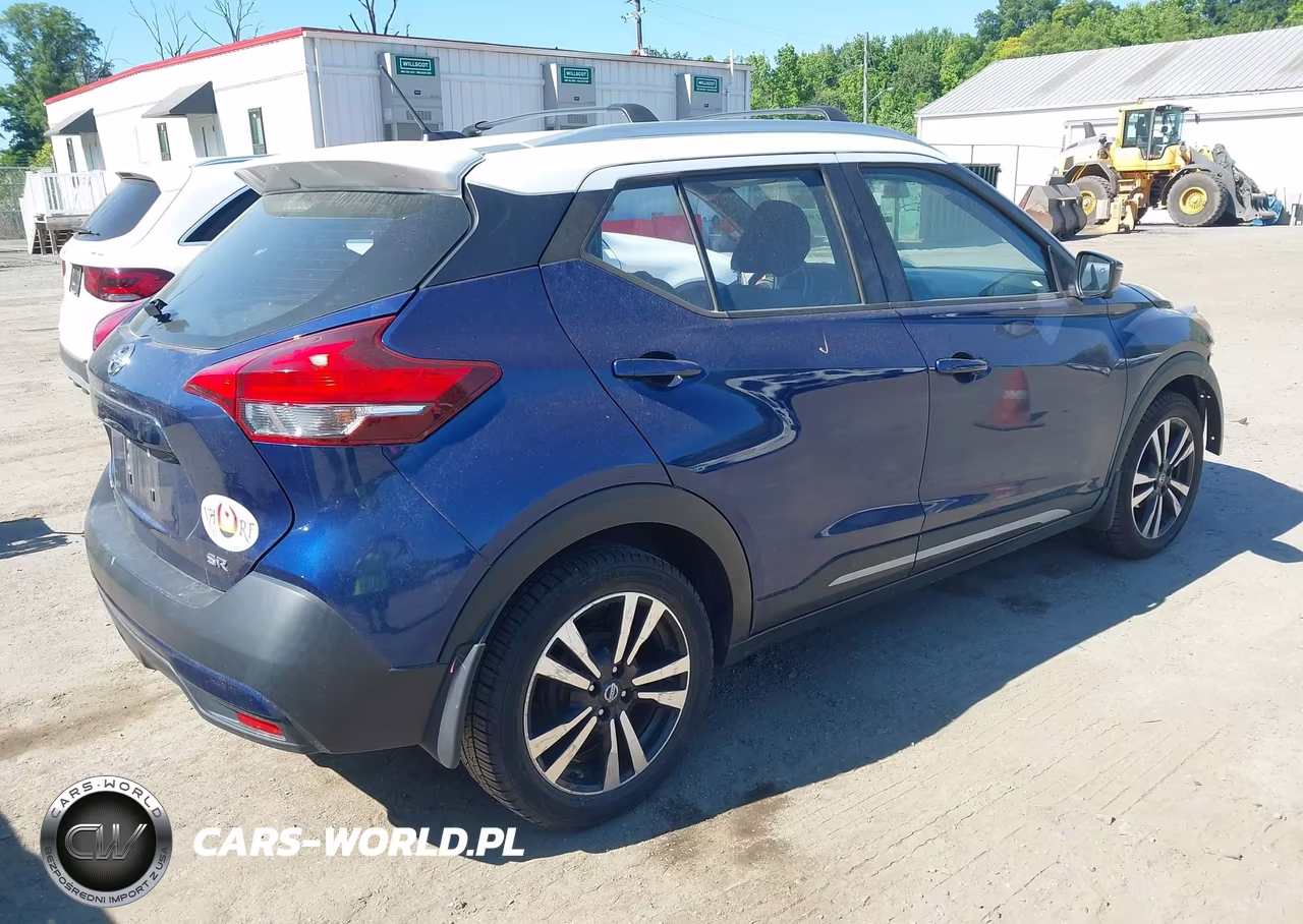 2019 Nissan Kicks Sr VIN:3N1CP5CU5KL528842 - 4