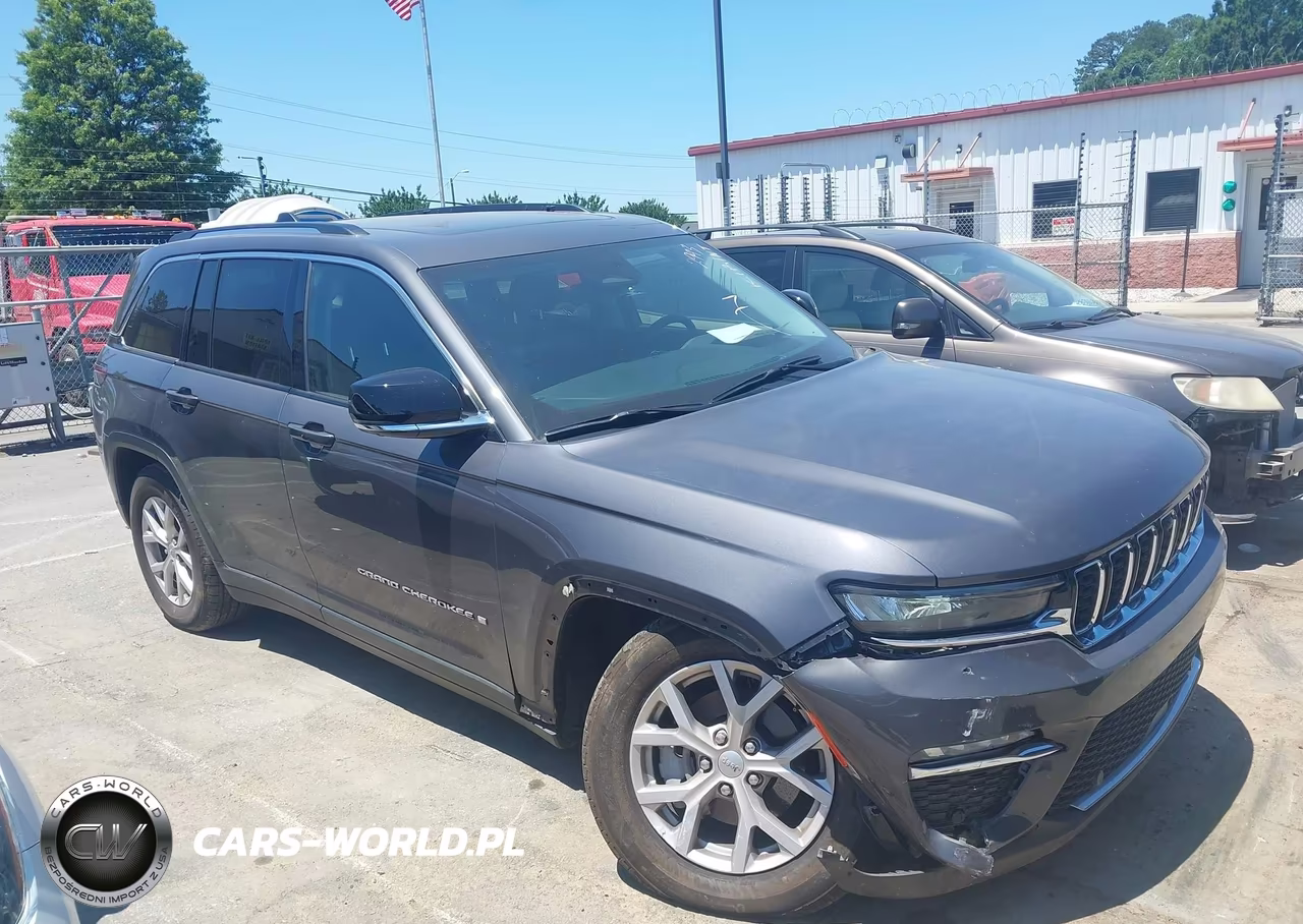 2022 Jeep Grand Cherokee Limited 4X4 VIN:1C4RJHBG8N8632993 - 13