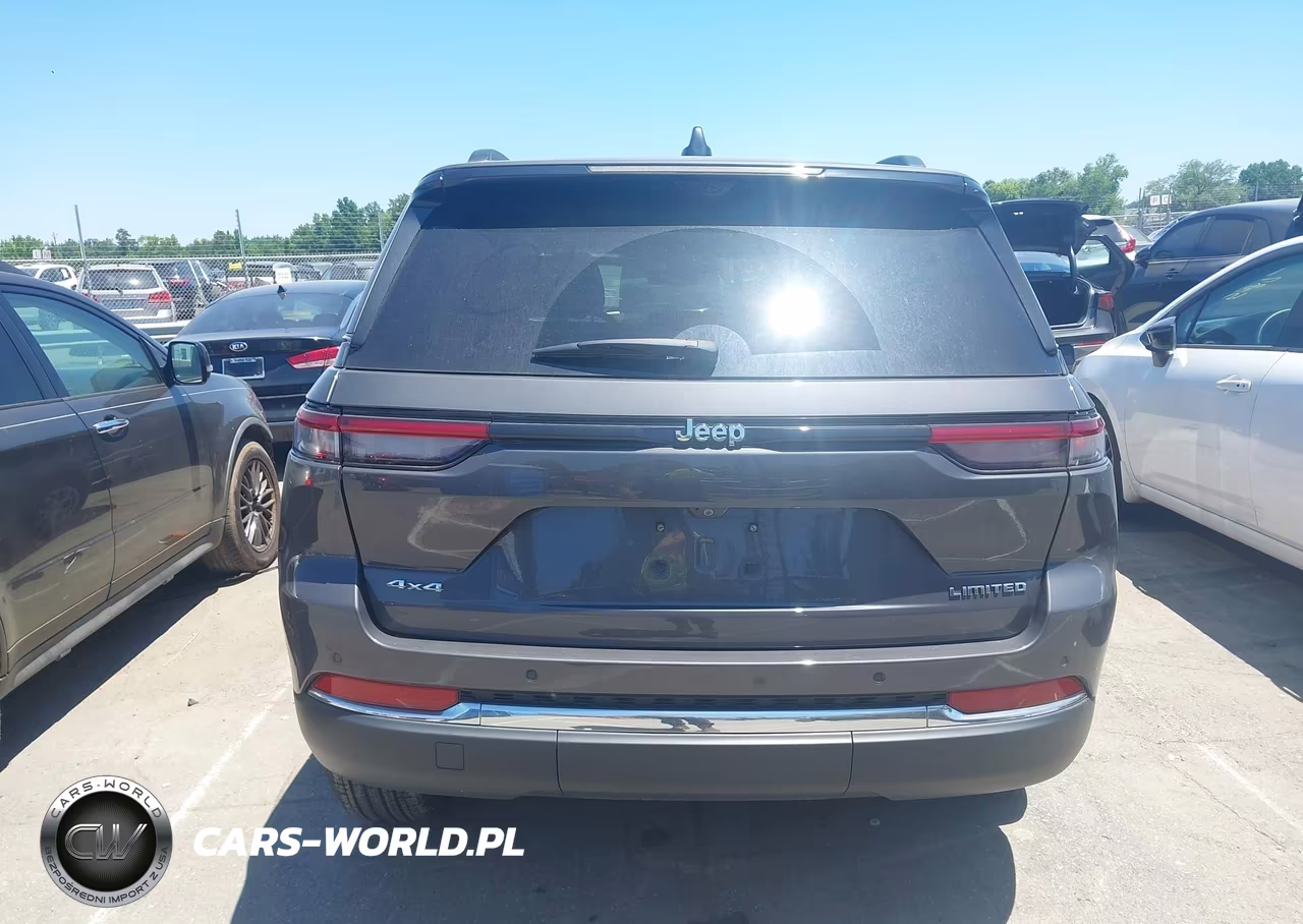 2022 Jeep Grand Cherokee Limited 4X4 VIN:1C4RJHBG8N8632993 - 16