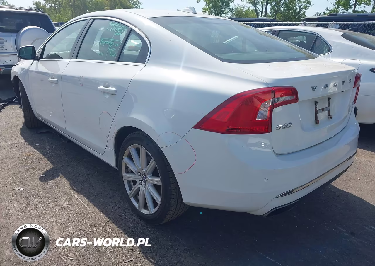 2016 Volvo S60 Inscription T5 Drive-E Premier VIN:LYV402FK7GB099984 - 3