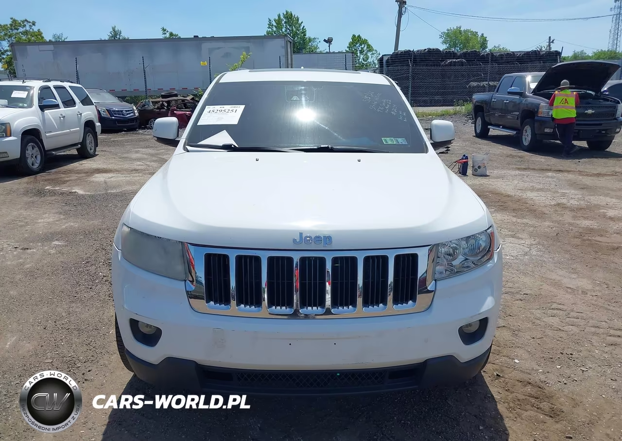 2018 Jeep Grand Cherokee Srt 4X4 VIN:1C4RJFDJ8JC185375 - 12