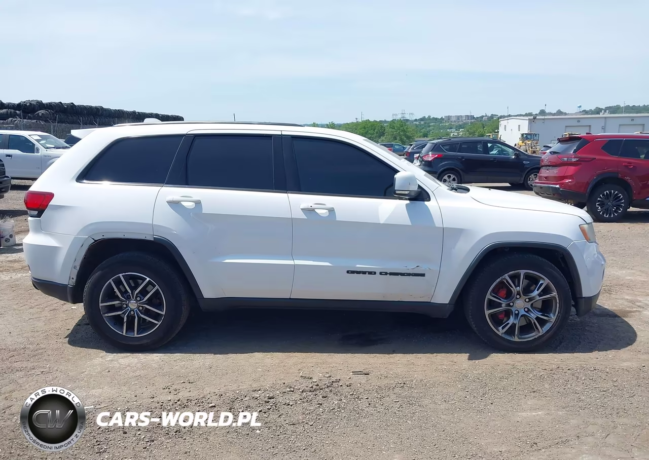 2018 Jeep Grand Cherokee Srt 4X4 VIN:1C4RJFDJ8JC185375 - 13