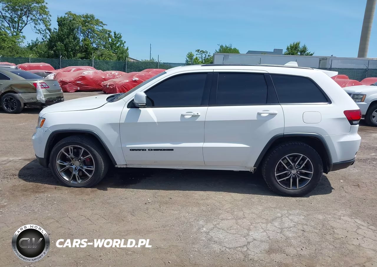 2018 Jeep Grand Cherokee Srt 4X4 VIN:1C4RJFDJ8JC185375 - 14