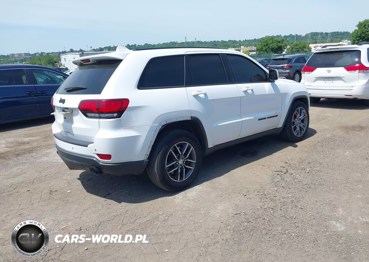 2018 Jeep Grand Cherokee Srt 4X4 VIN:1C4RJFDJ8JC185375 - 4