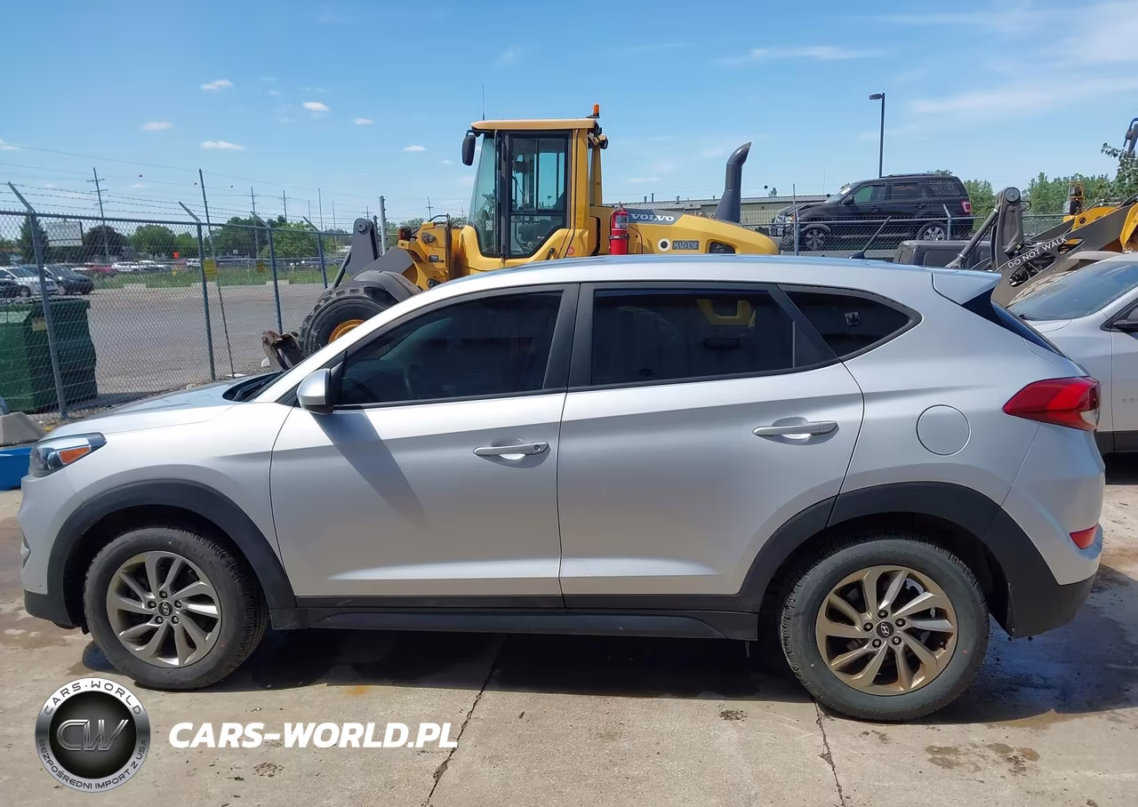 2018 Hyundai Tucson Se VIN:KM8J23A42JU656210 - 16