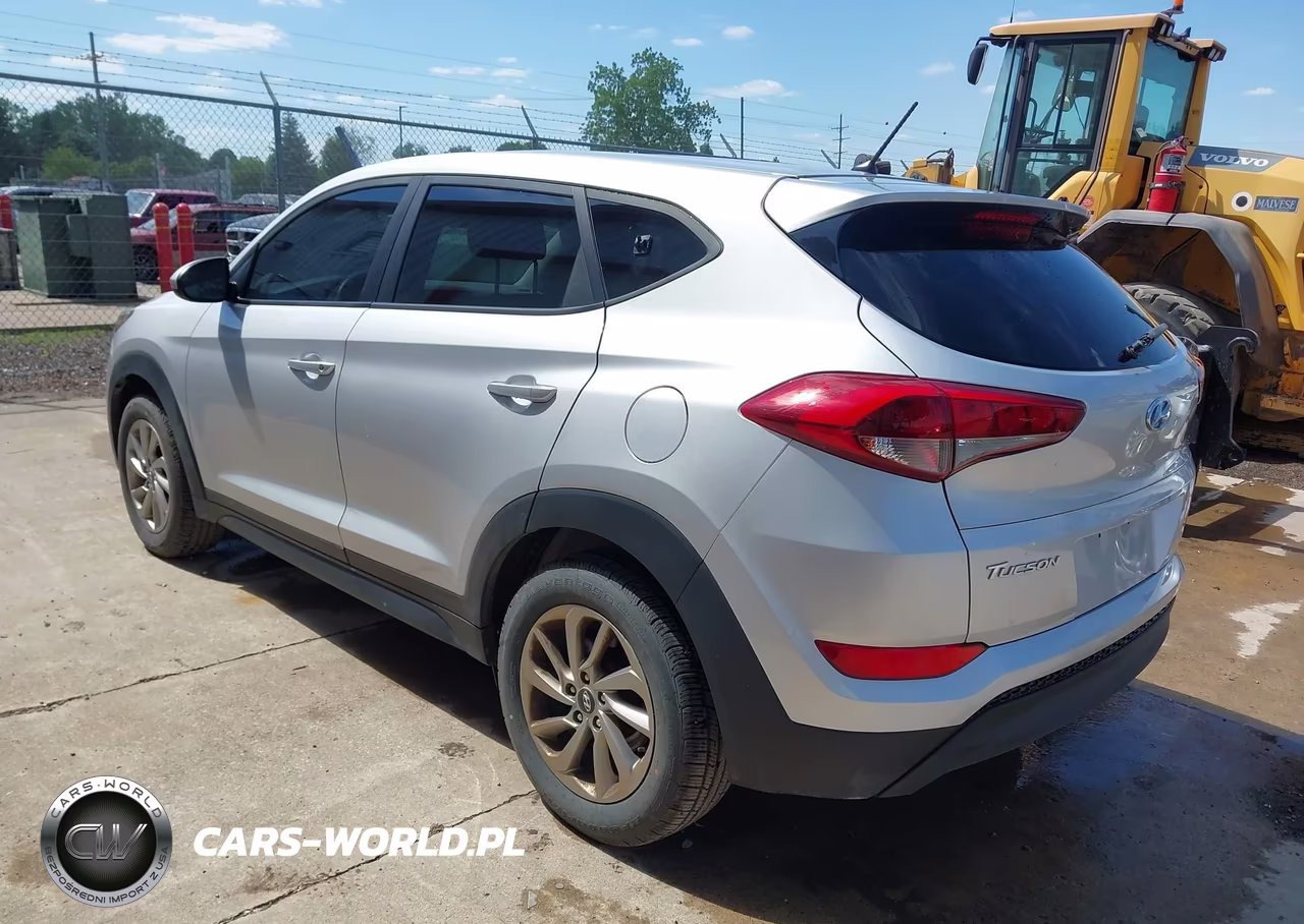 2018 Hyundai Tucson Se VIN:KM8J23A42JU656210 - 3