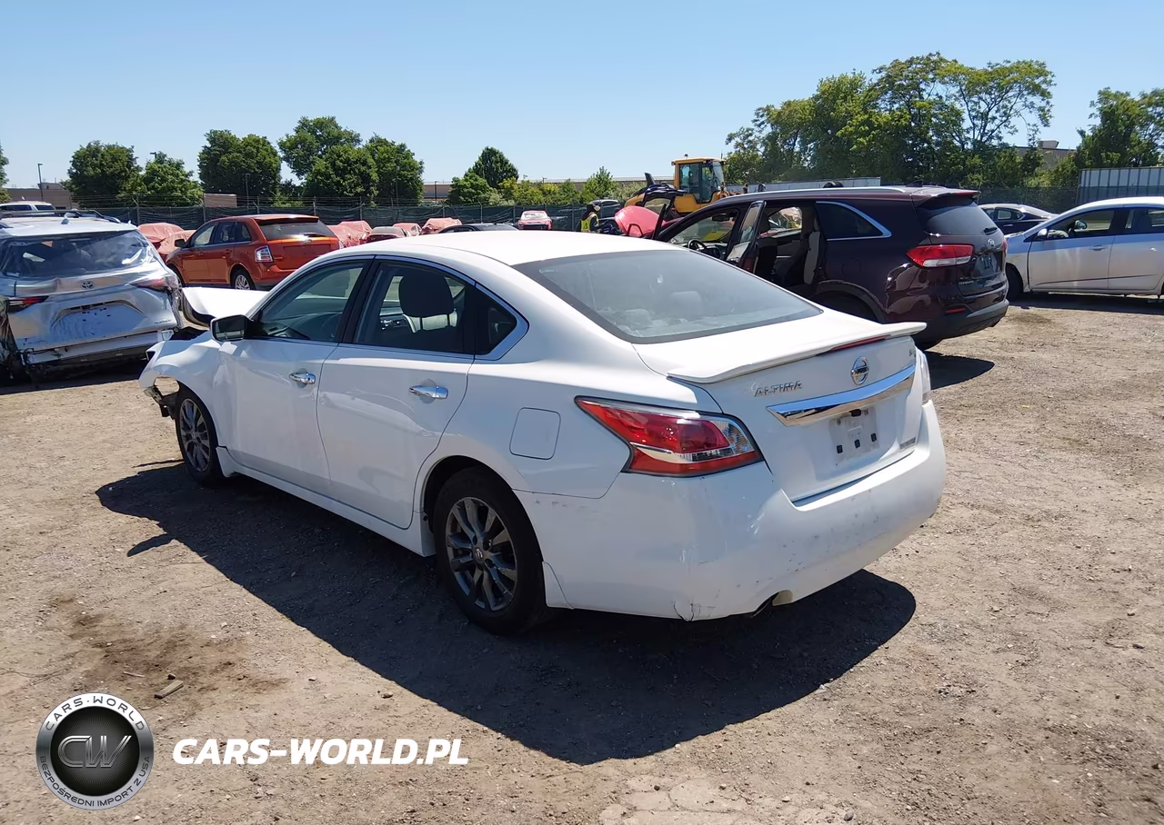 2015 Nissan Altima 2.5 S VIN:1N4AL3AP2FC251687 - 3