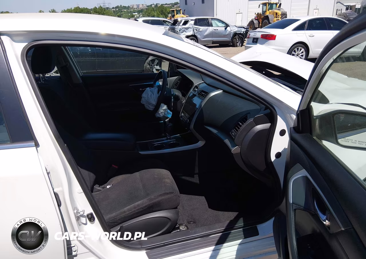 2015 Nissan Altima 2.5 S VIN:1N4AL3AP2FC251687 - 5