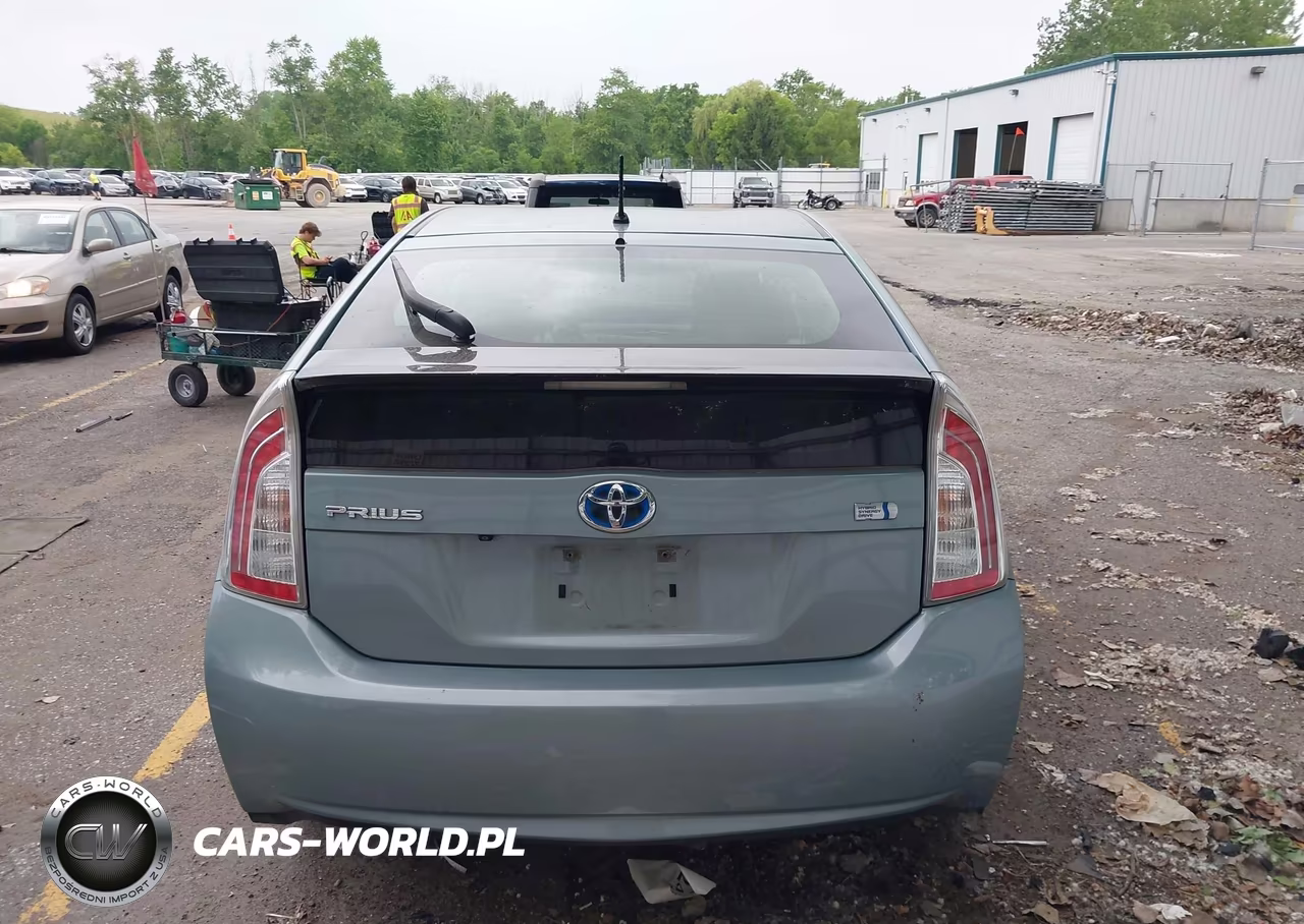 2015 Toyota Prius Two VIN:JTDKN3DU9F1936064 - 16
