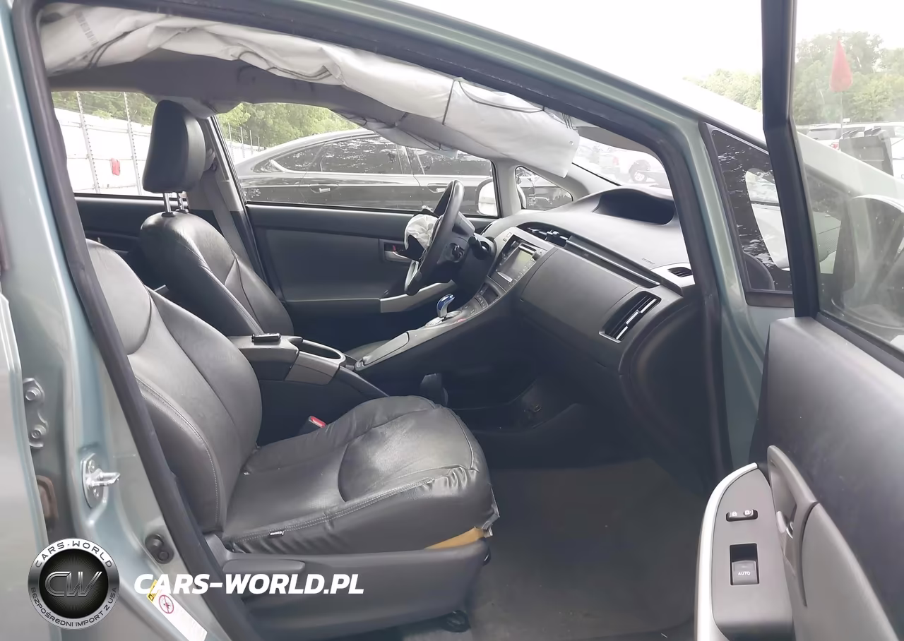 2015 Toyota Prius Two VIN:JTDKN3DU9F1936064 - 5
