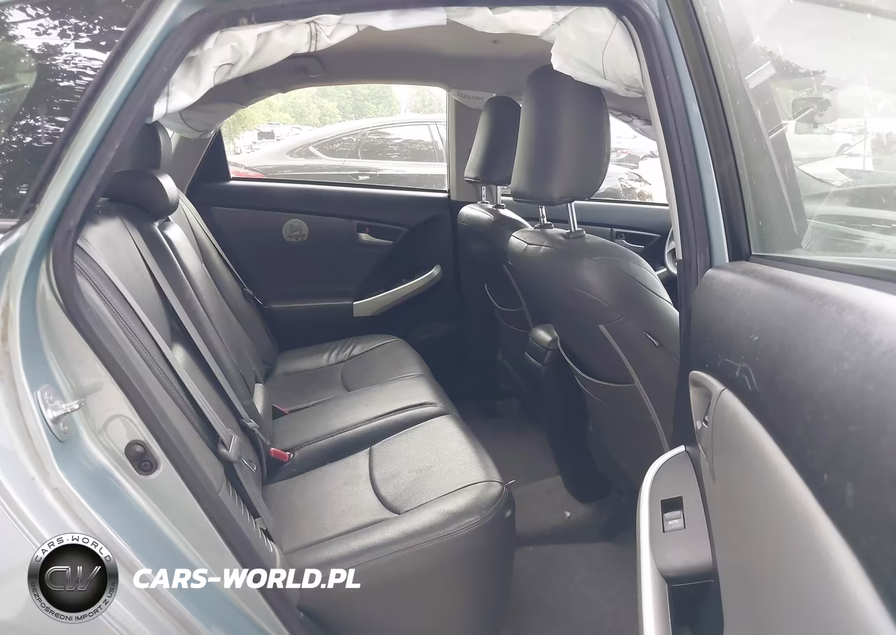 2015 Toyota Prius Two VIN:JTDKN3DU9F1936064 - 8